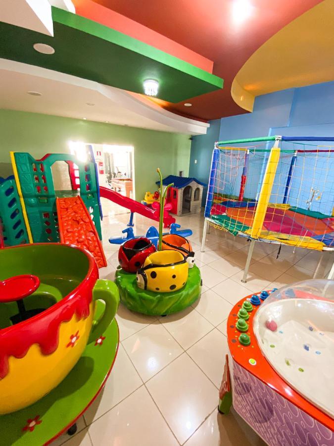 Constantino Hotel E Eventos Жуис-ди-Фора Экстерьер фото An indoor playground