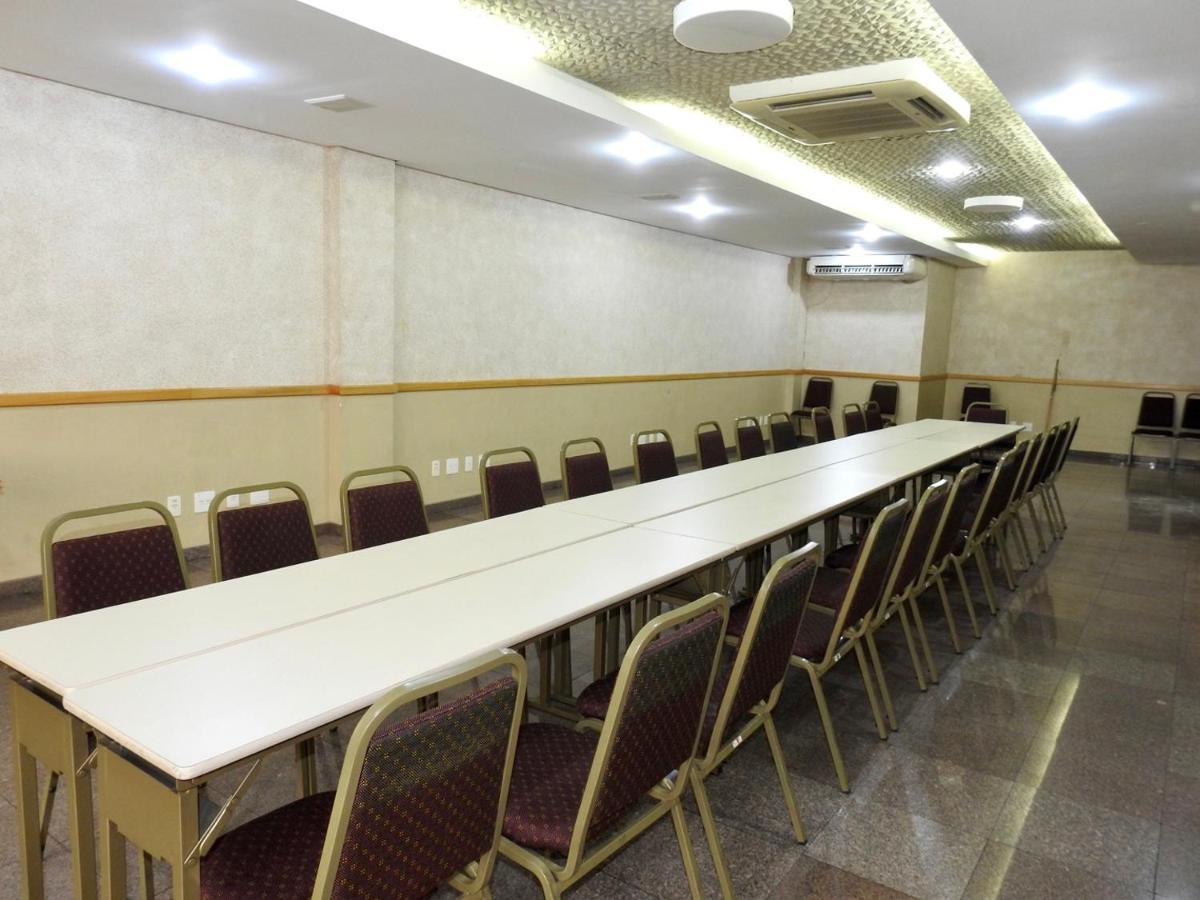 Constantino Hotel E Eventos Жуис-ди-Фора Экстерьер фото The library